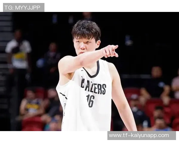 杨瀚森每次触球引观众欢呼应该将比赛用球归他所有 杨瀚森每次触球引观众欢呼应该将比赛用球归他所有