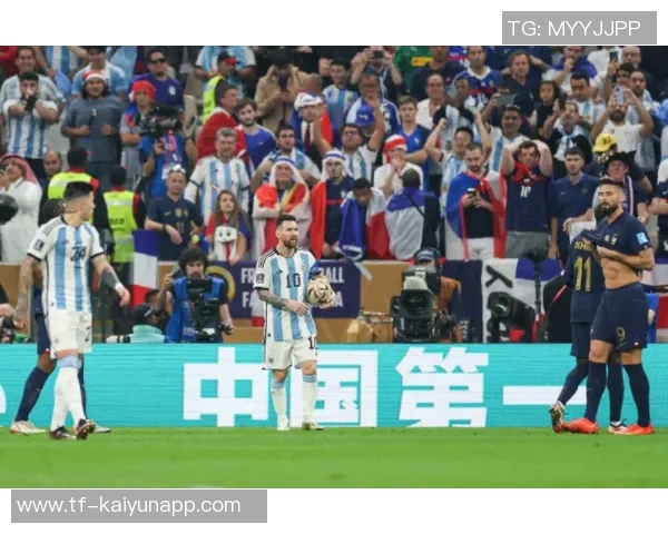 真核维蒂尼亚在欧冠单场创下135触球和126传球的双纪录